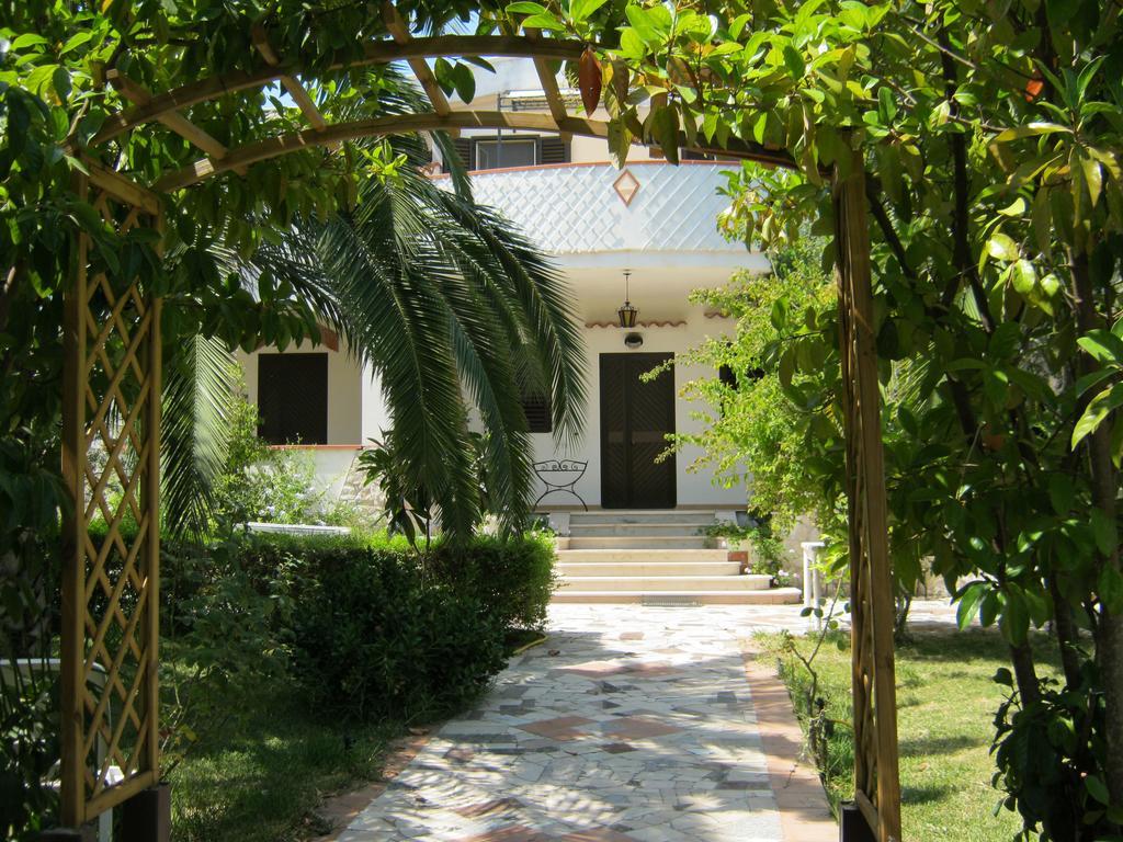 Villa Antonio Calderisi Вьесте Экстерьер фото